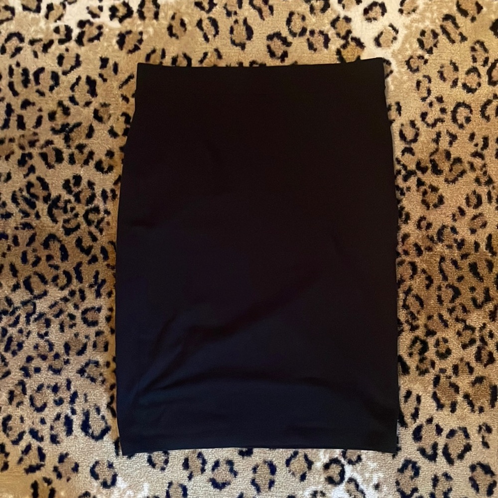 Black bodycon skirt